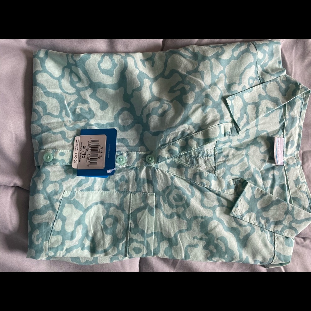 Really cute Columbia shirt, NWT